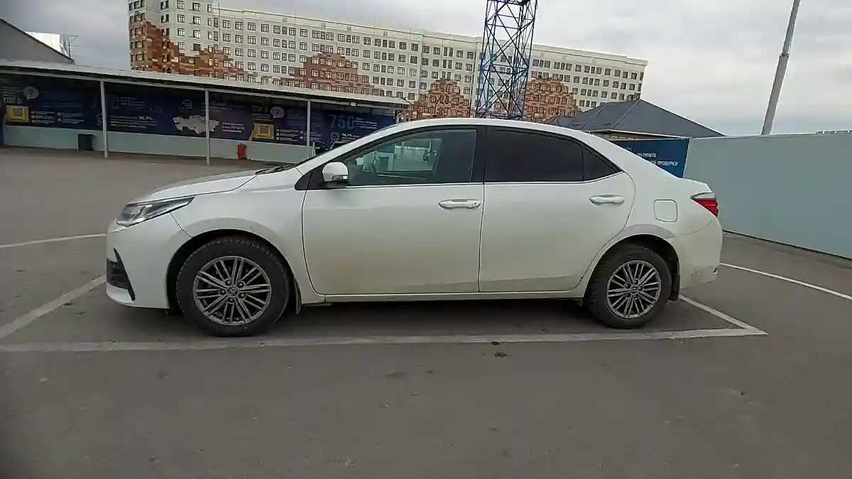 Toyota Corolla 2018 года за 8 900 000 тг. в Шымкент