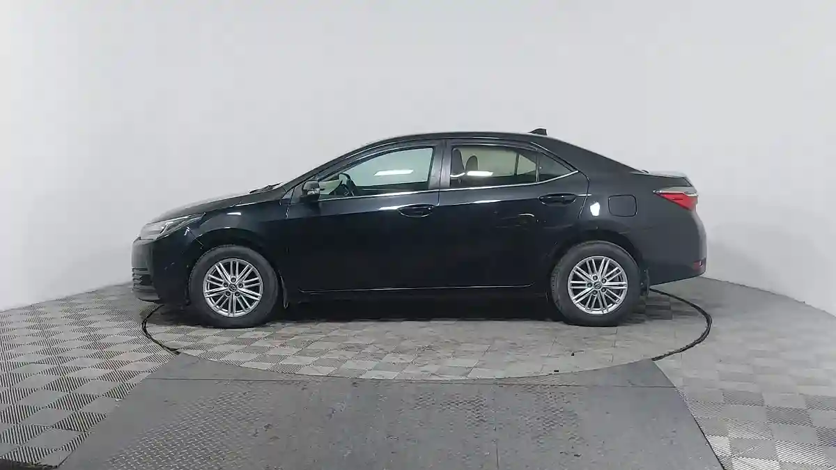 Toyota Corolla 2018 года за 8 290 000 тг. в Астана
