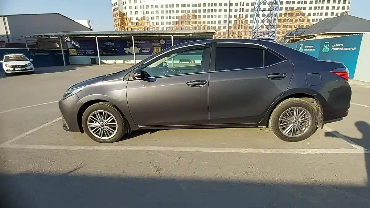 Toyota Corolla 2018 года за 8 700 000 тг. в Шымкент