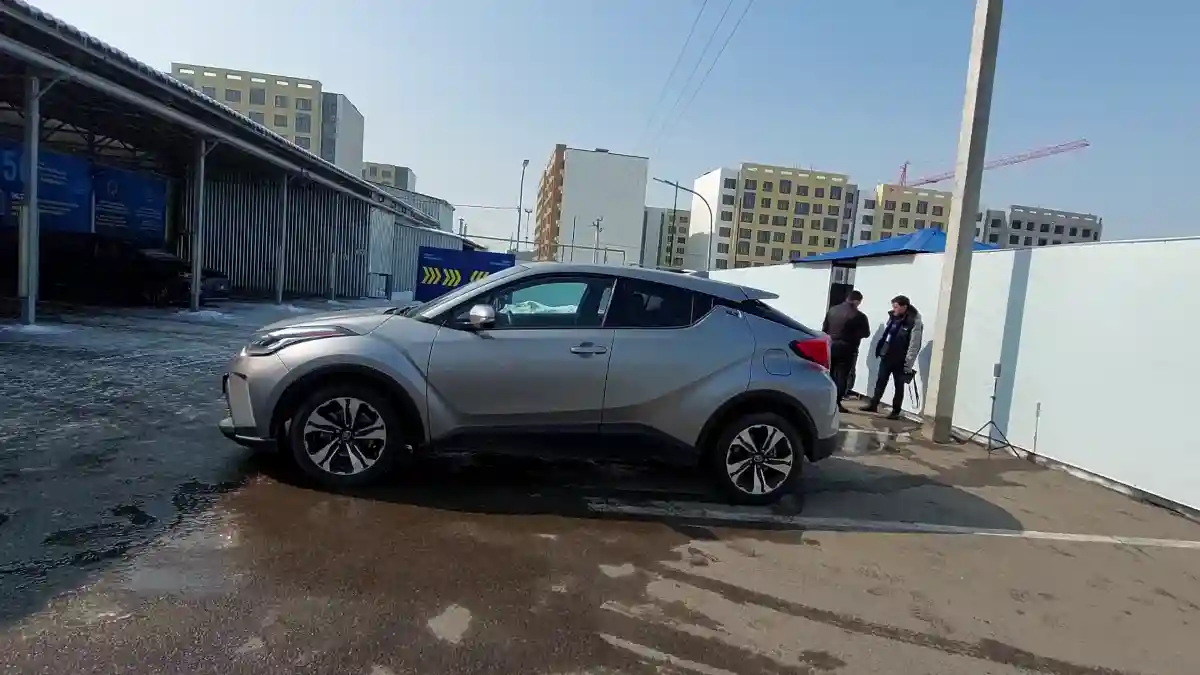 Toyota C-HR 2019 года за 10 000 000 тг. в Алматы