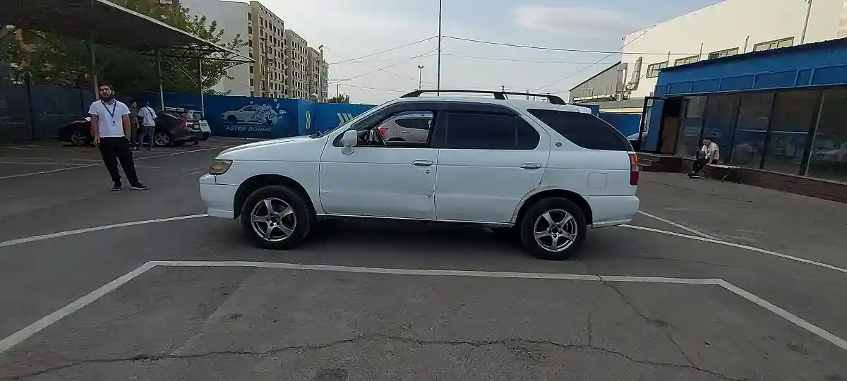 Nissan R'nessa 1998 года за 2 000 000 тг. в Алматы