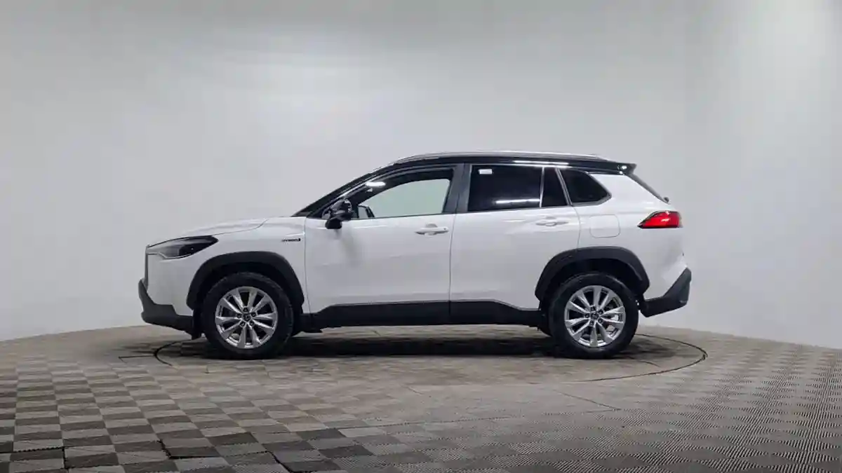 Toyota Corolla Cross 2022 года за 10 490 000 тг. в Алматы