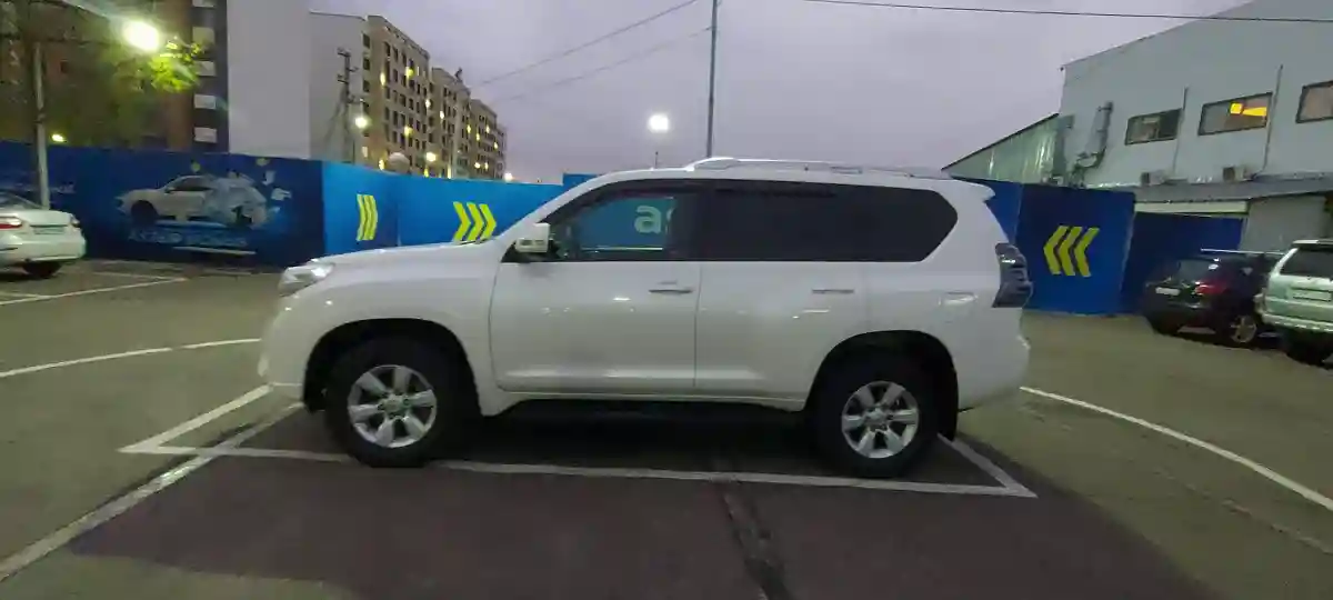 Toyota Land Cruiser Prado 2013 года за 13 000 000 тг. в Алматы