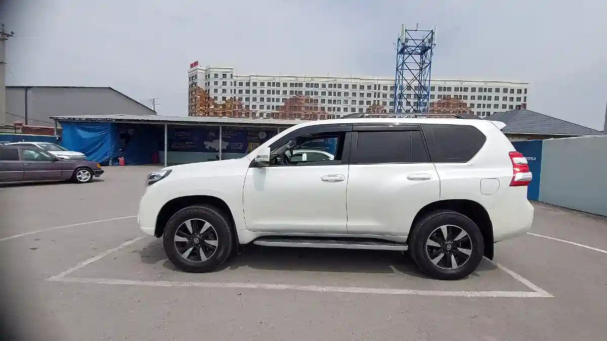 Toyota Land Cruiser Prado 2015 года за 22 500 000 тг. в Шымкент