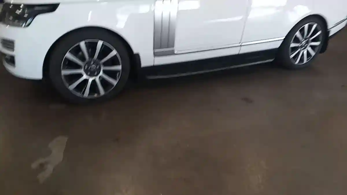 Land Rover Range Rover 2014 года за 18 000 000 тг. в Астана