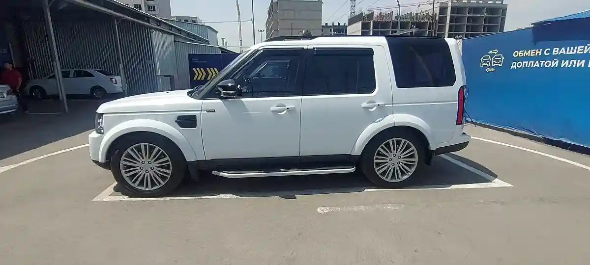 Land Rover Discovery 2016 года за 24 000 000 тг. в Алматы