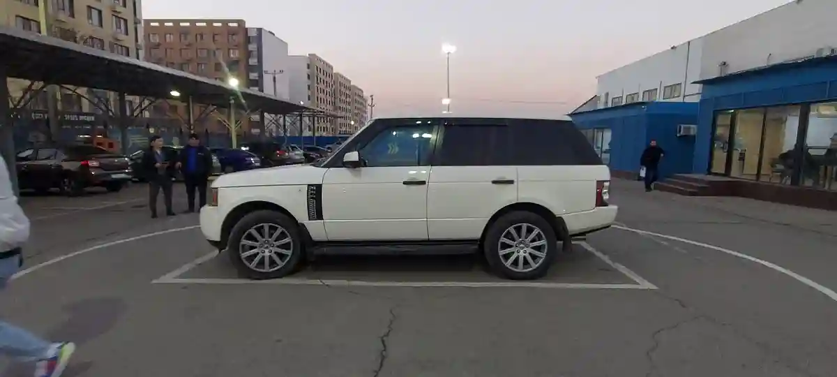 Land Rover Range Rover 2010 года за 9 000 000 тг. в Алматы