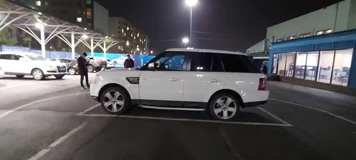 Land Rover Range Rover Sport 2012 года за 8 800 000 тг. в Алматы