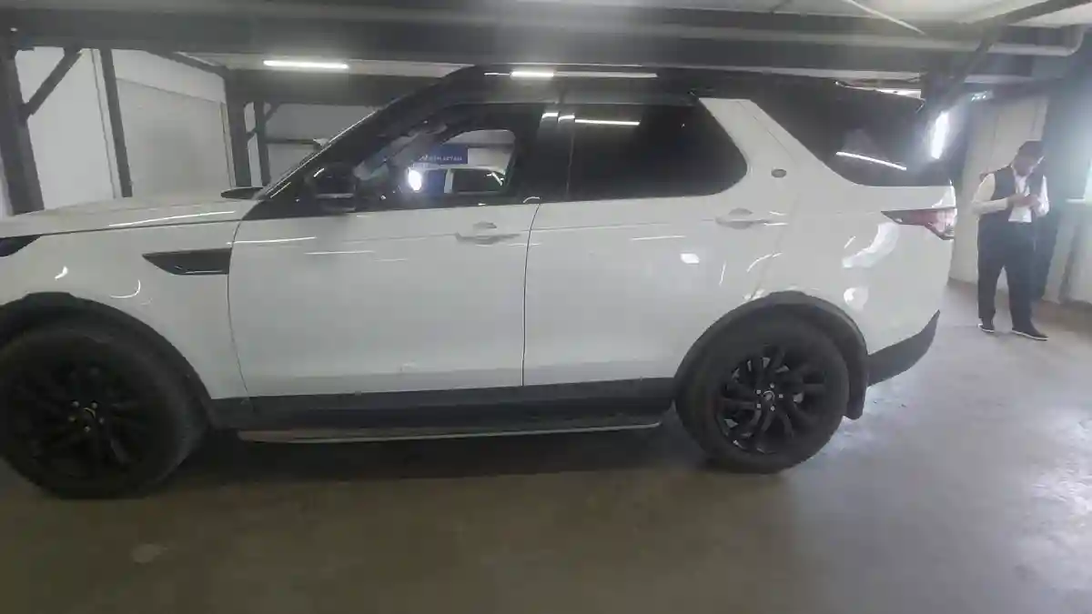 Land Rover Discovery 2017 года за 16 000 000 тг. в Астана