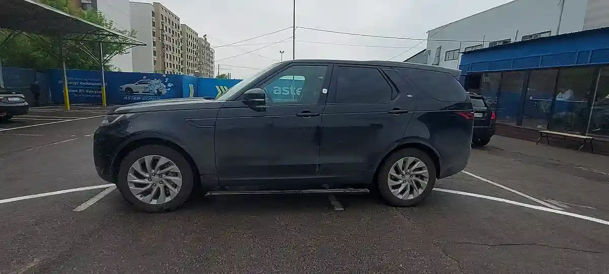 Land Rover Discovery 2023 года за 45 000 000 тг. в Алматы