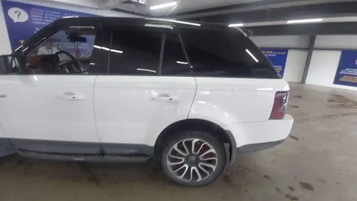 Land Rover Range Rover Sport 2011 года за 11 000 000 тг. в Астана