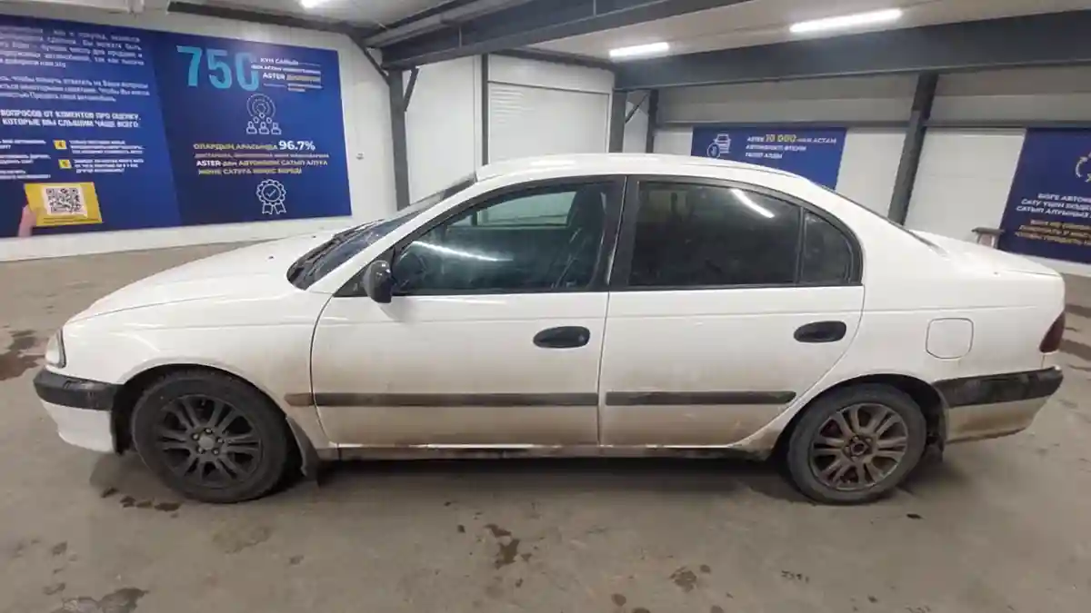 Toyota Avensis 1998 года за 2 500 000 тг. в Астана
