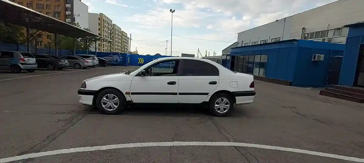 Toyota Avensis 1999 года за 1 500 000 тг. в Алматы