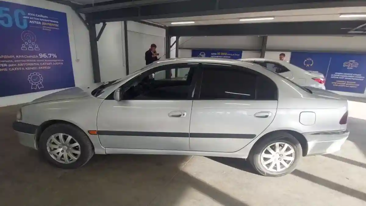 Toyota Avensis 1999 года за 3 000 000 тг. в Астана
