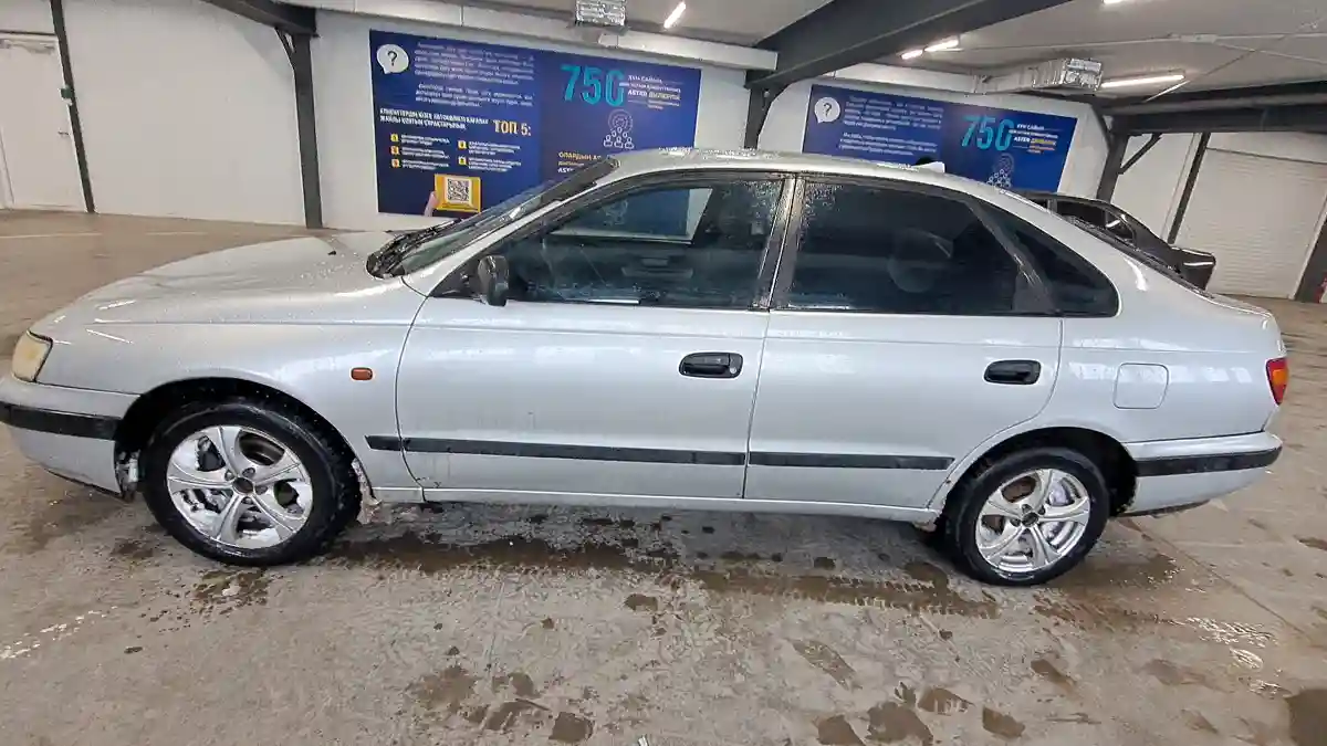Toyota Carina 1996 года за 2 000 000 тг. в Астана