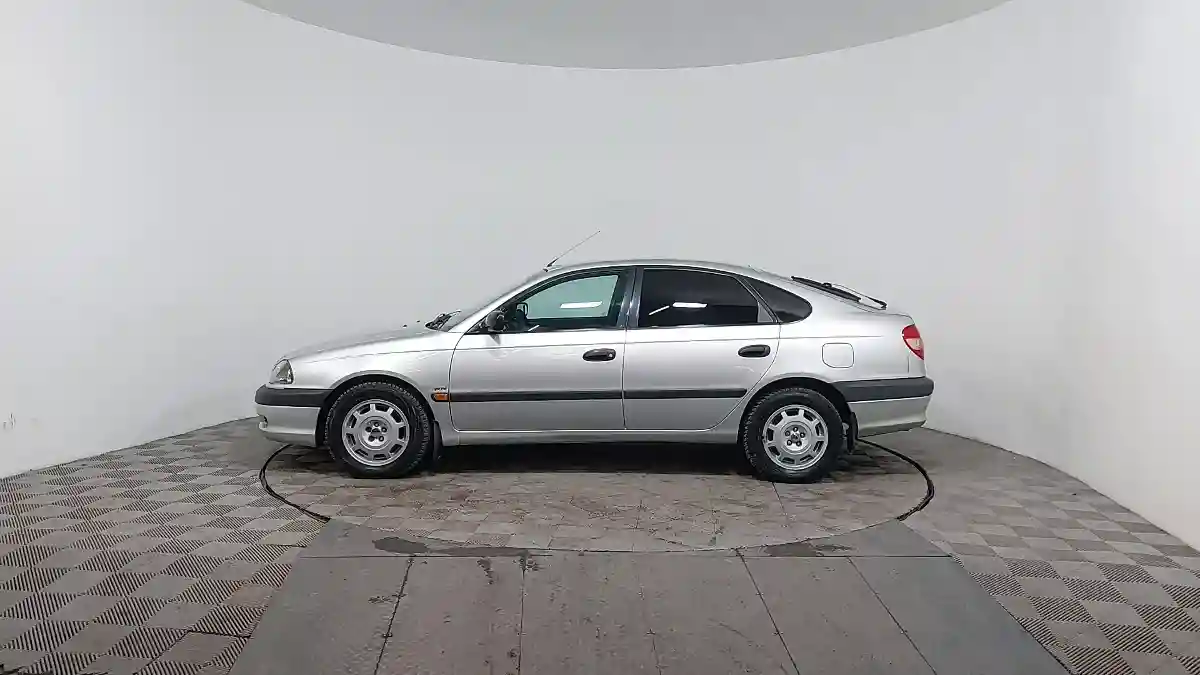 Toyota Avensis 2001 года за 3 300 000 тг. в Астана