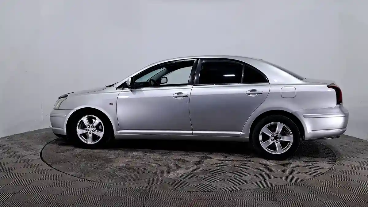 Toyota Avensis 2004 года за 3 500 000 тг. в Астана