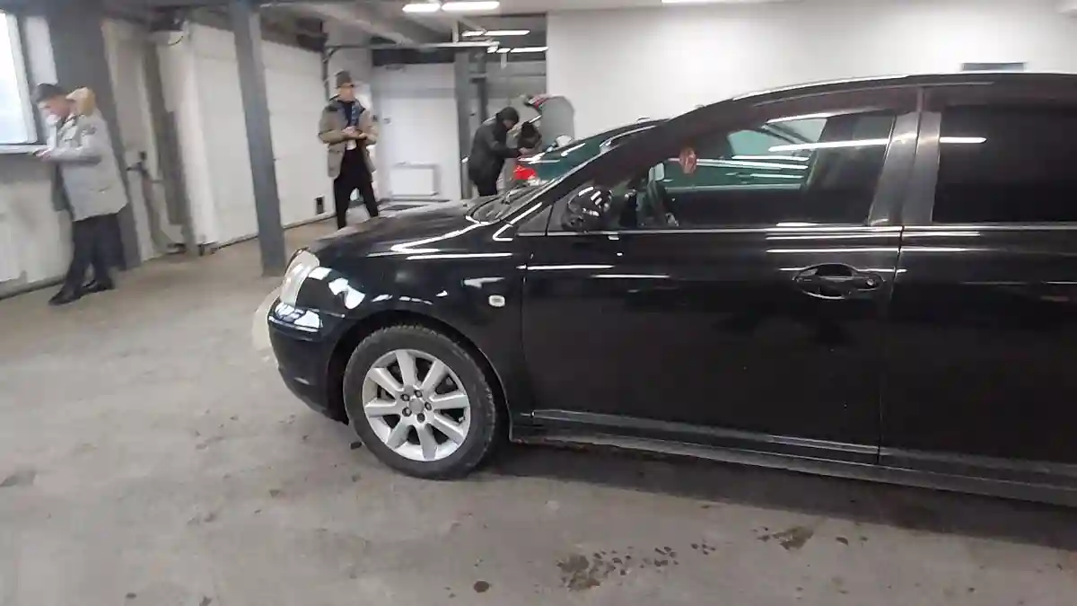 Toyota Avensis 2005 года за 3 700 000 тг. в Астана