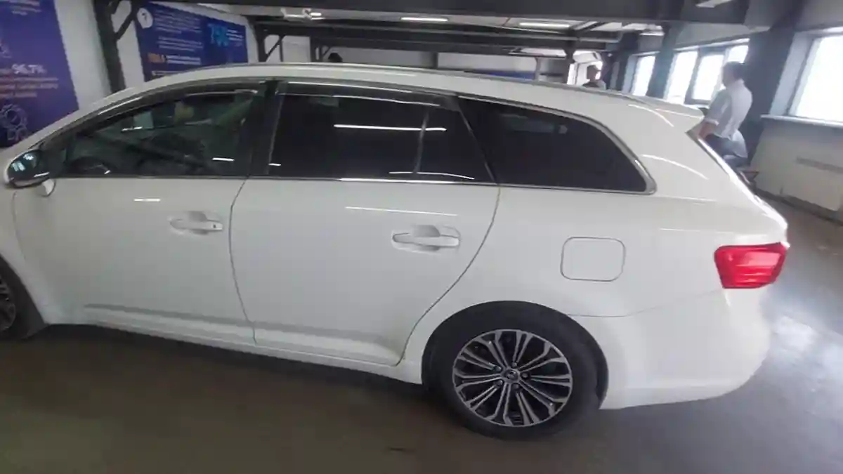 Toyota Avensis 2012 года за 9 000 000 тг. в Астана