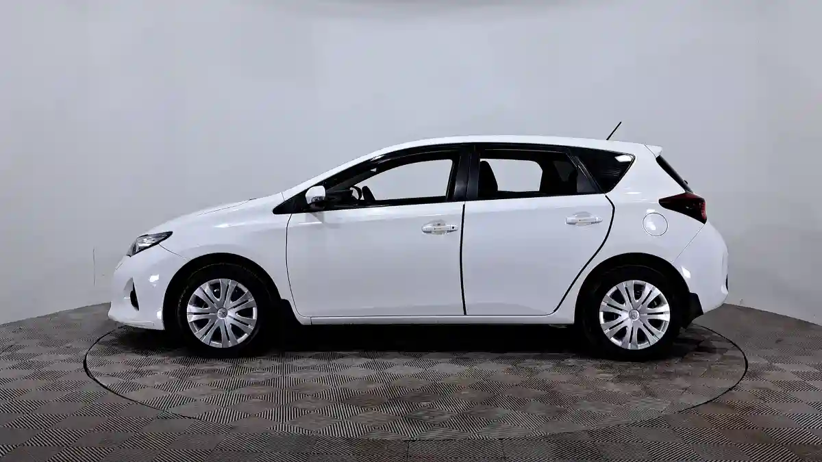 Toyota Auris 2013 года за 5 490 000 тг. в Астана
