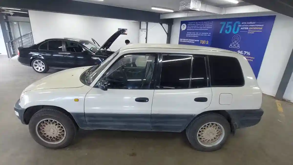 Toyota RAV4 1995 года за 2 500 000 тг. в Астана