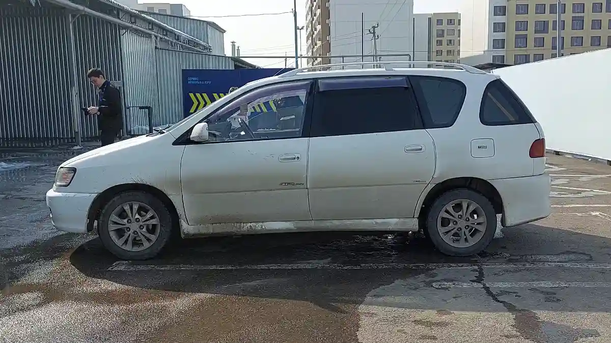 Toyota Ipsum 1997 года за 4 200 000 тг. в Алматы