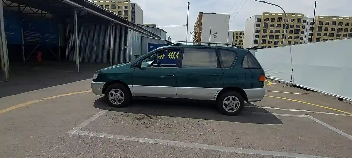 Toyota Ipsum 1996 года за 3 200 000 тг. в Алматы