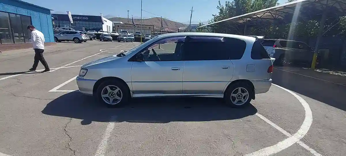 Toyota Ipsum 1996 года за 2 000 000 тг. в Алматы