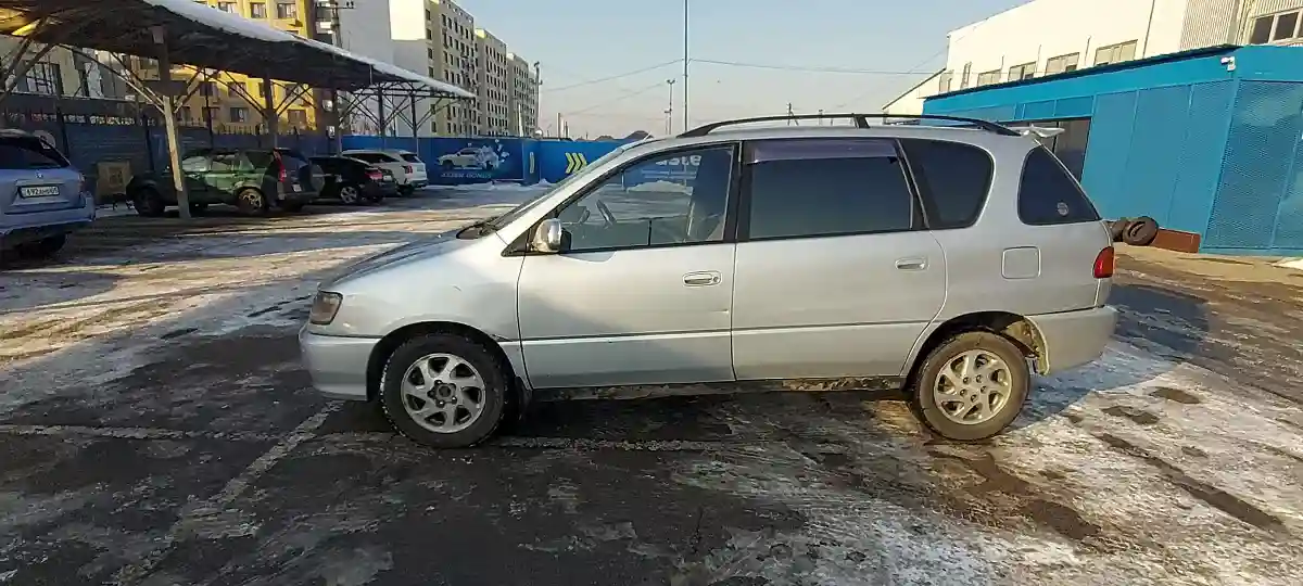 Toyota Ipsum 1996 года за 2 100 000 тг. в Алматы