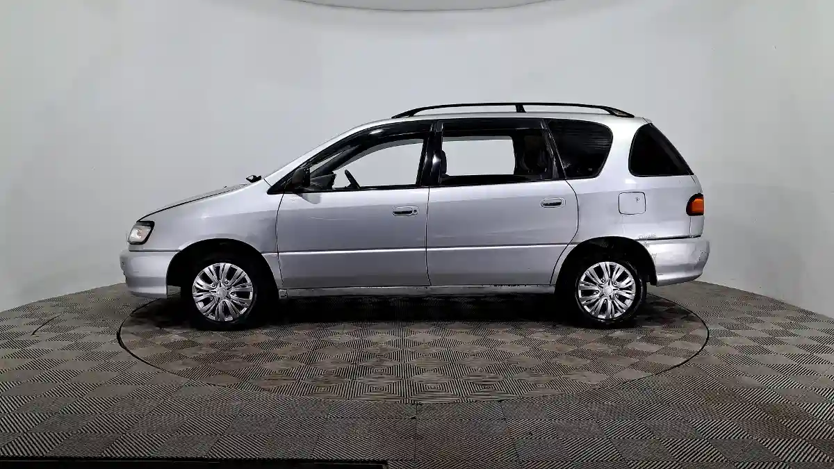 Toyota Ipsum 1997 года за 1 950 000 тг. в Астана