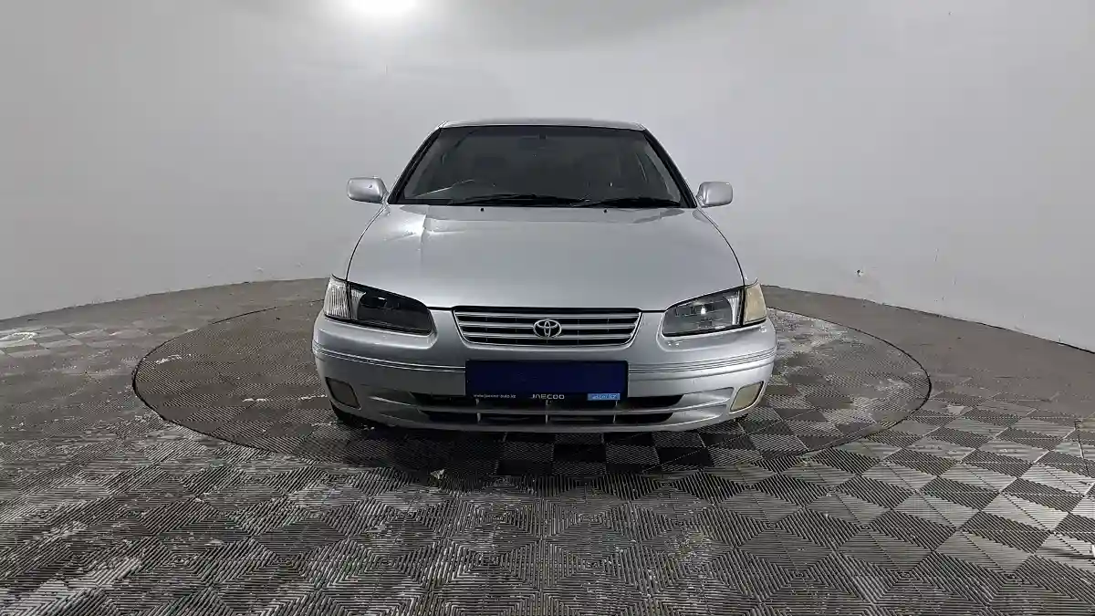 Toyota Camry 1998 года за 2 270 000 тг. в Павлодар