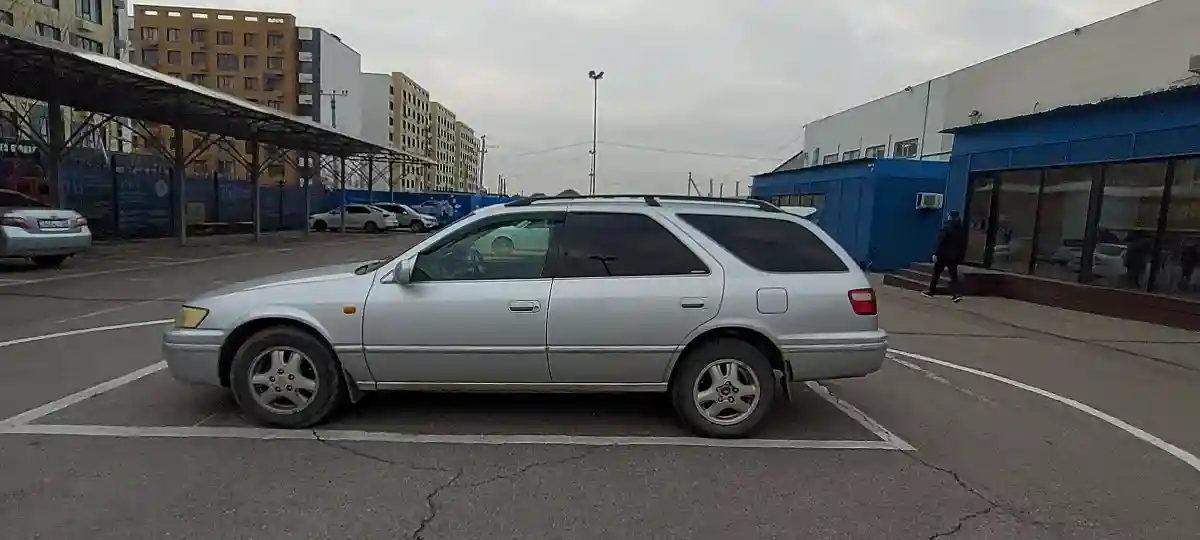 Toyota Camry 1997 года за 3 000 000 тг. в Алматы