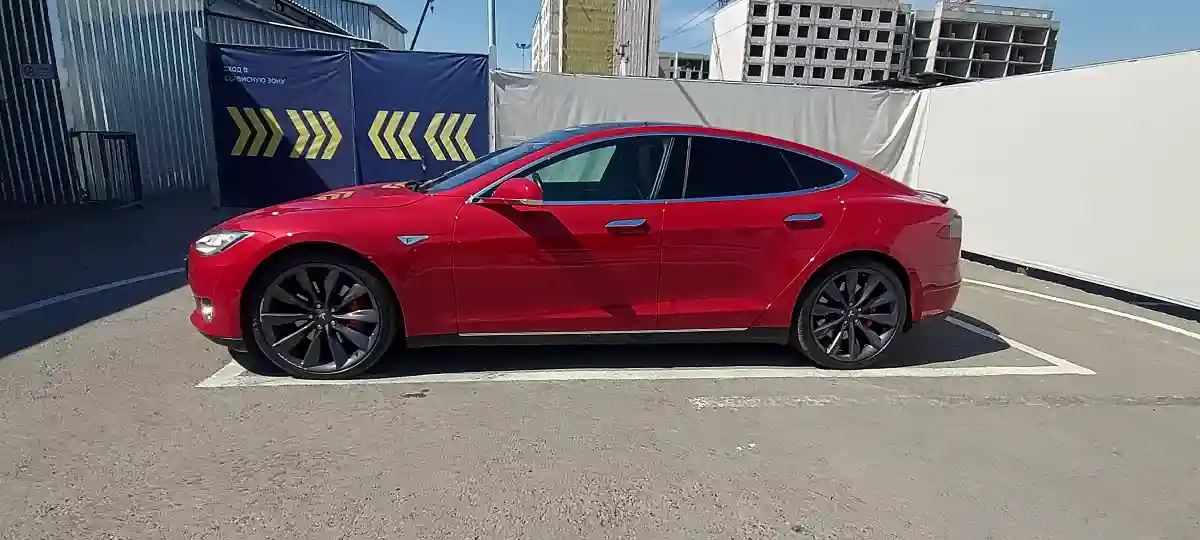 Tesla Model S 2015 года за 24 000 000 тг. в Алматы