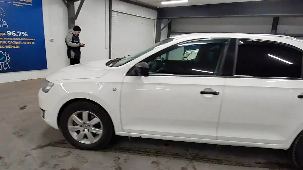Skoda Rapid 2013 года за 3 800 000 тг. в Астана