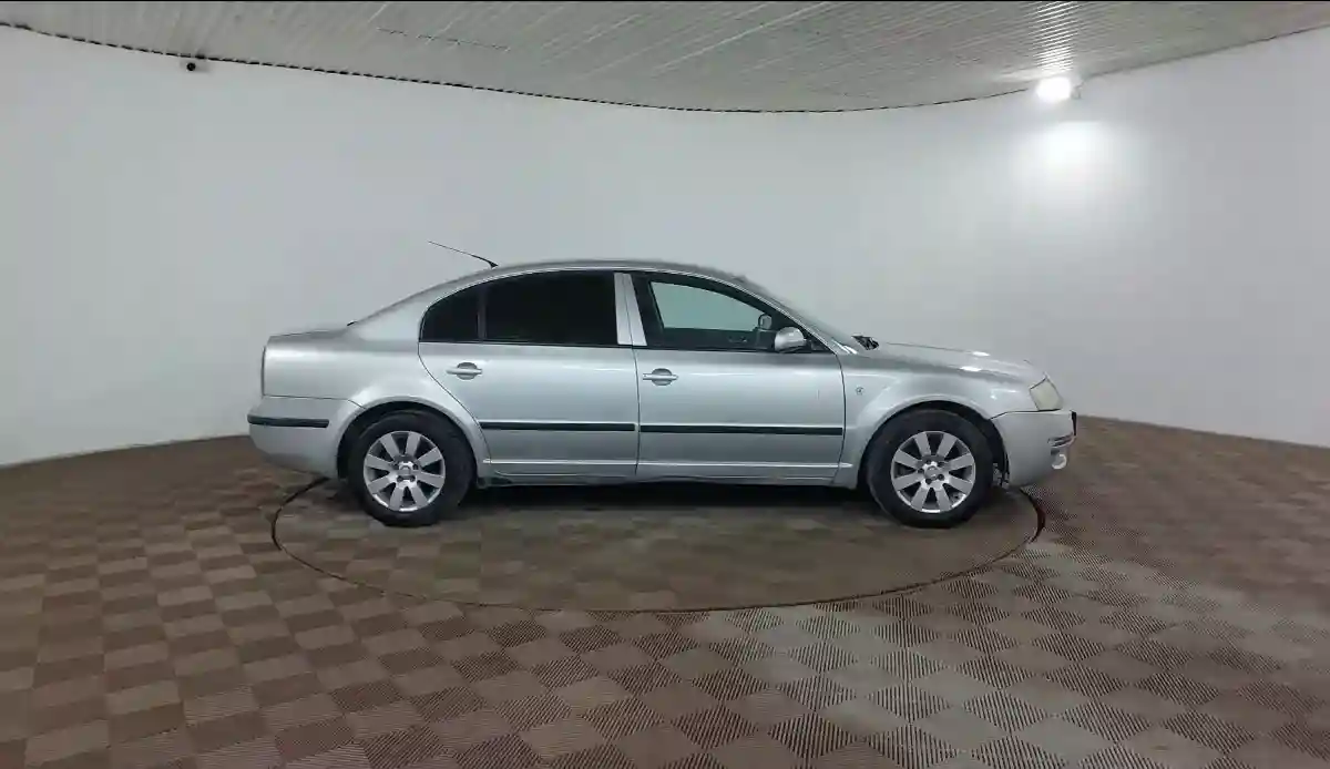 Skoda Superb 2003 года за 1 670 000 тг. в Шымкент