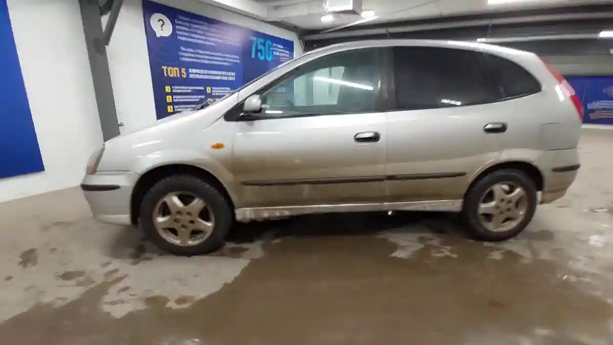 Nissan Almera Tino 2002 года за 2 500 000 тг. в Астана