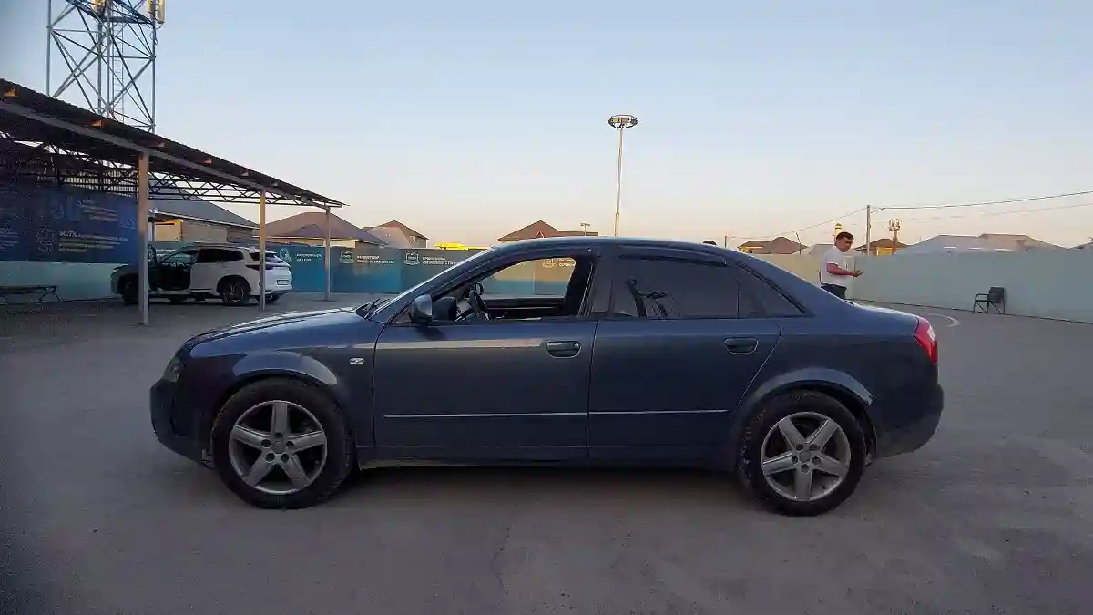 Audi A4 2003 года за 2 400 000 тг. в Шымкент