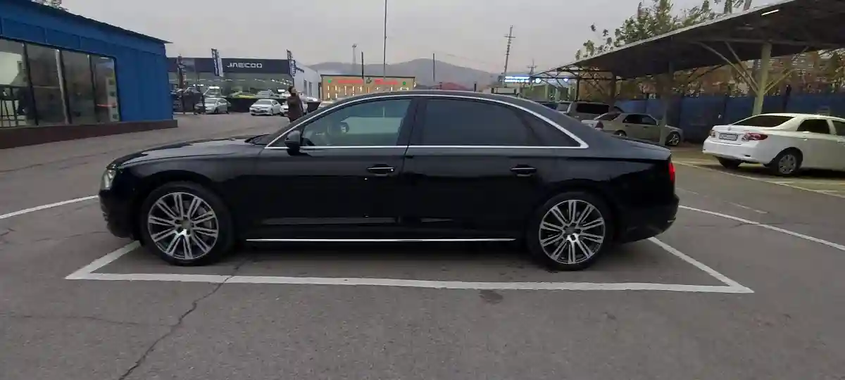 Audi A8 2012 года за 11 000 000 тг. в Алматы