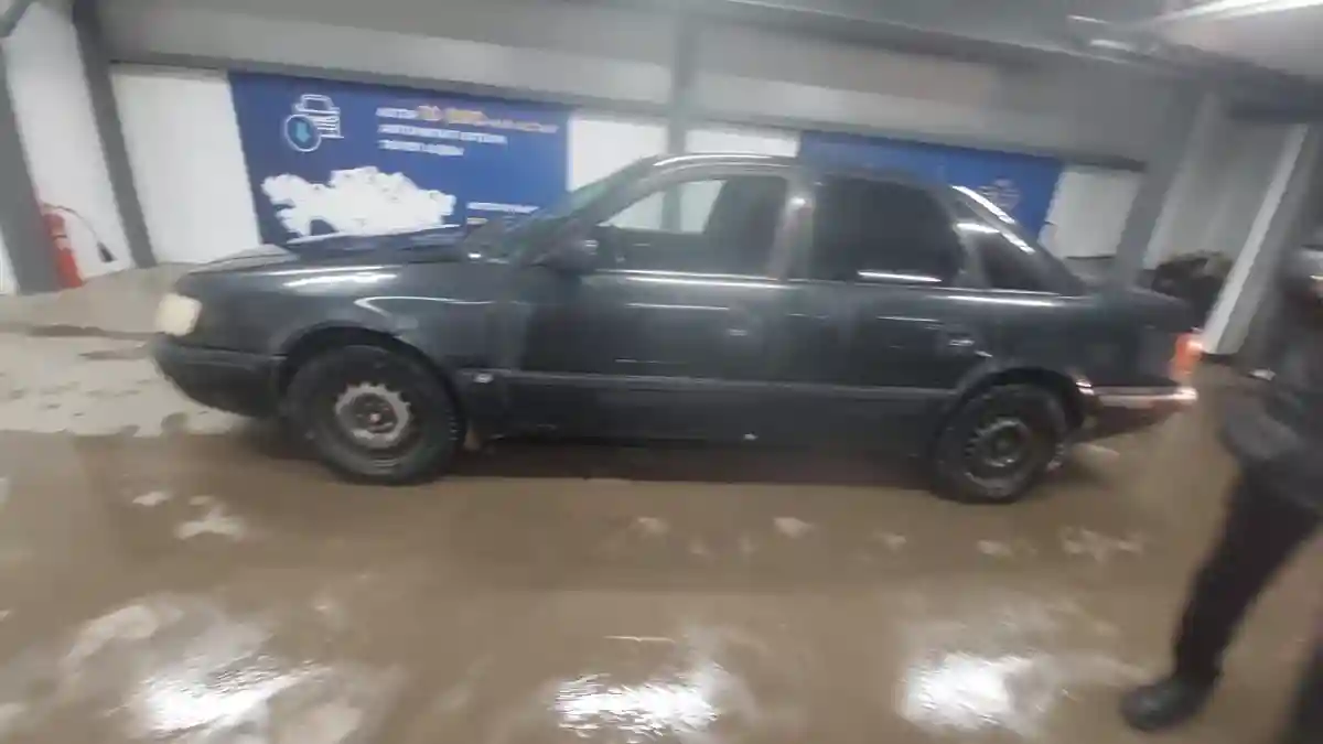 Audi 100 1993 года за 1 800 000 тг. в Астана