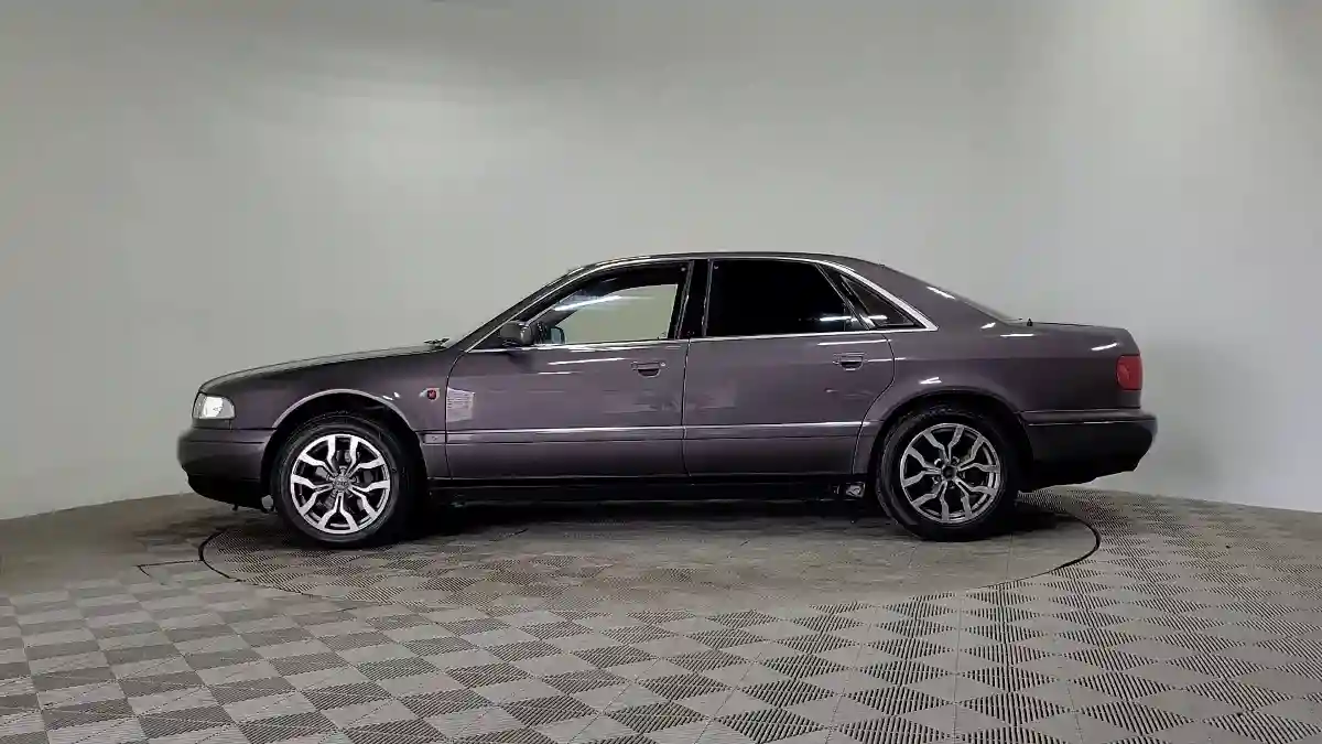 Audi A8 1996 года за 2 100 000 тг. в Алматы