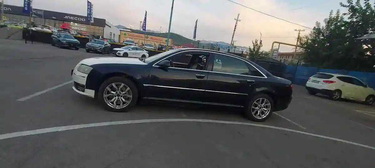 Audi A8 2004 года за 3 000 000 тг. в Алматы