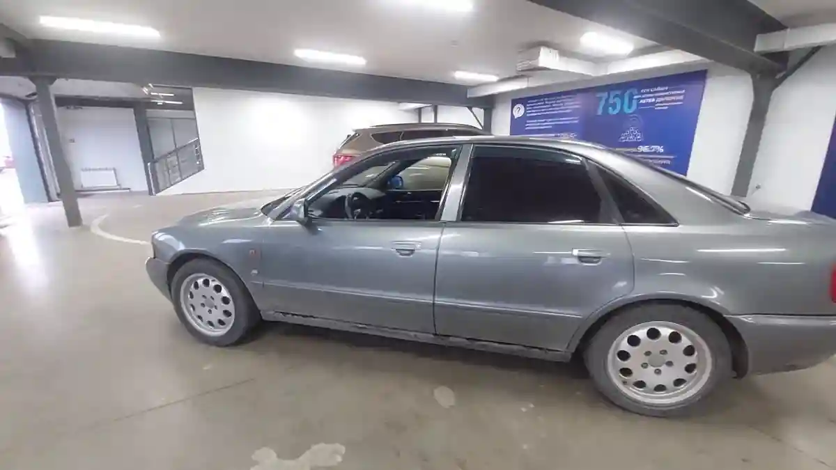 Audi A4 1995 года за 2 500 000 тг. в Астана