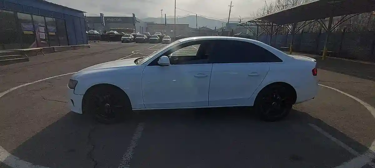 Audi A4 2013 года за 6 500 000 тг. в Алматы