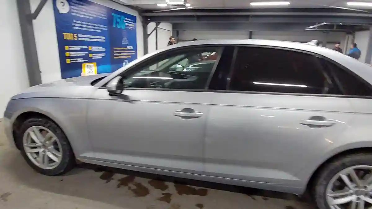 Audi A4 2016 года за 13 500 000 тг. в Астана