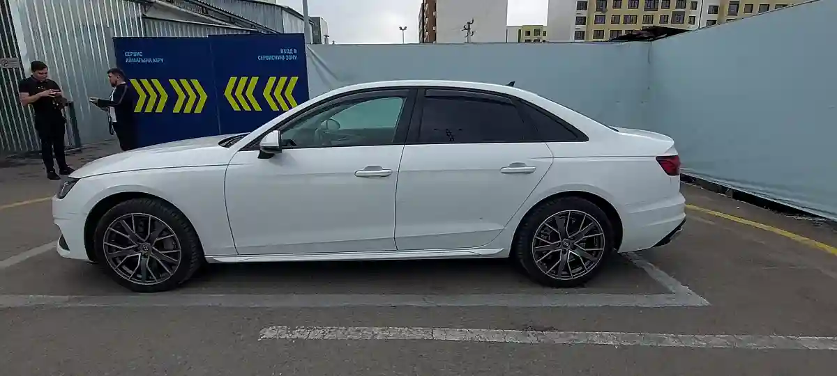 Audi A4 2021 года за 14 050 000 тг. в Алматы