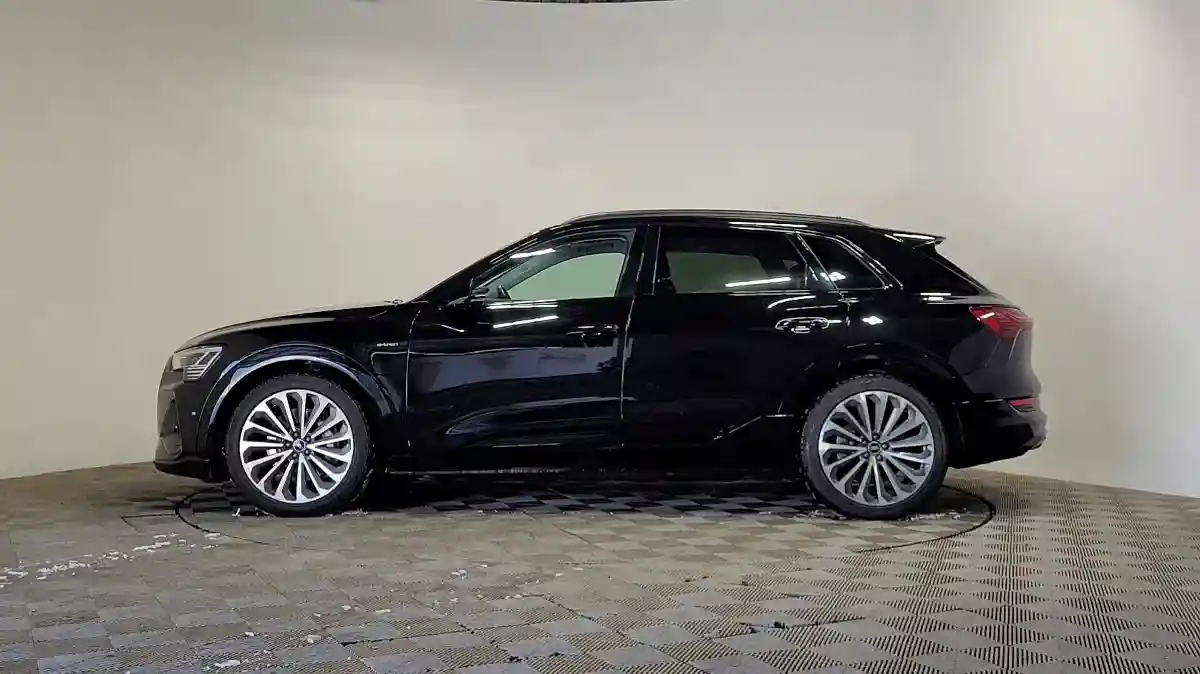 Audi e-tron 2021 года за 18 990 000 тг. в Алматы
