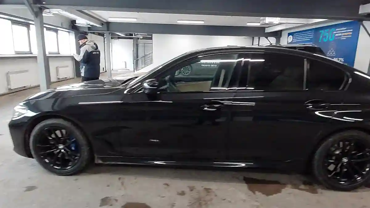 BMW 5 серии 2023 года за 30 000 000 тг. в Астана