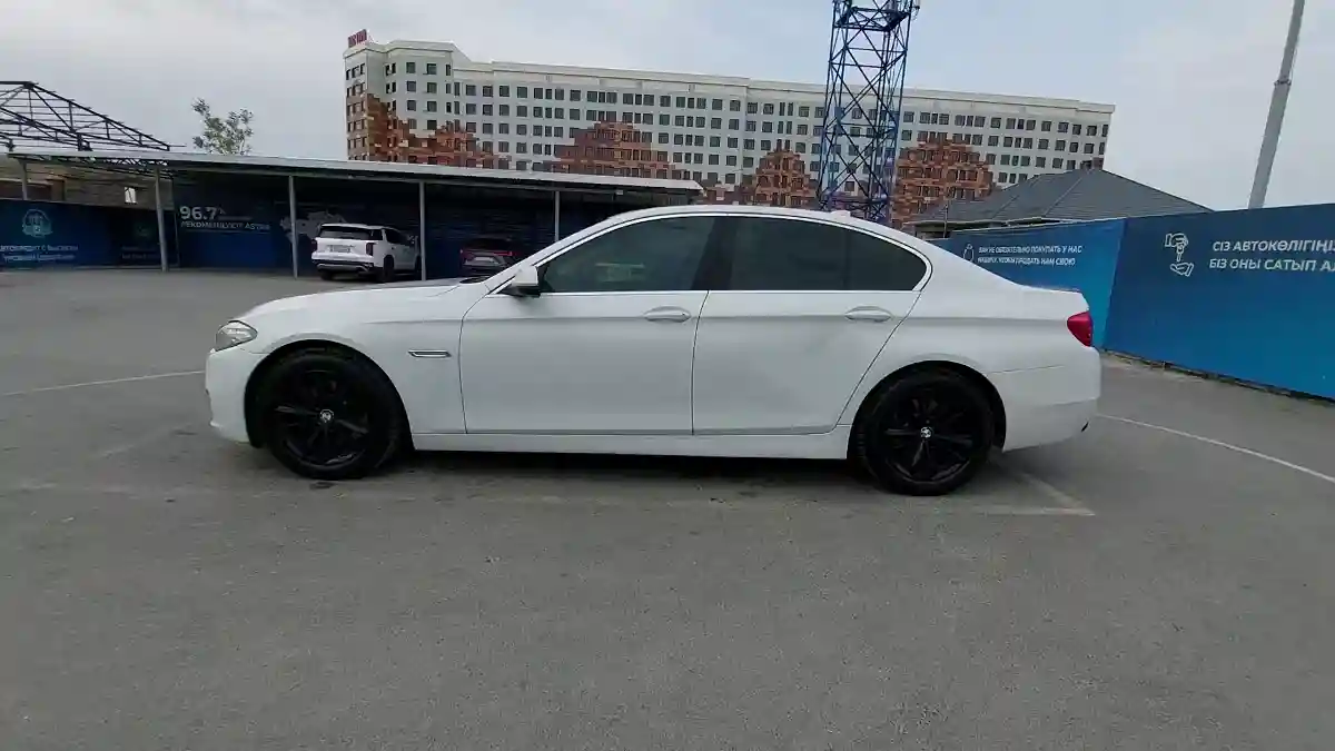 BMW 5 серии 2014 года за 9 990 000 тг. в Шымкент
