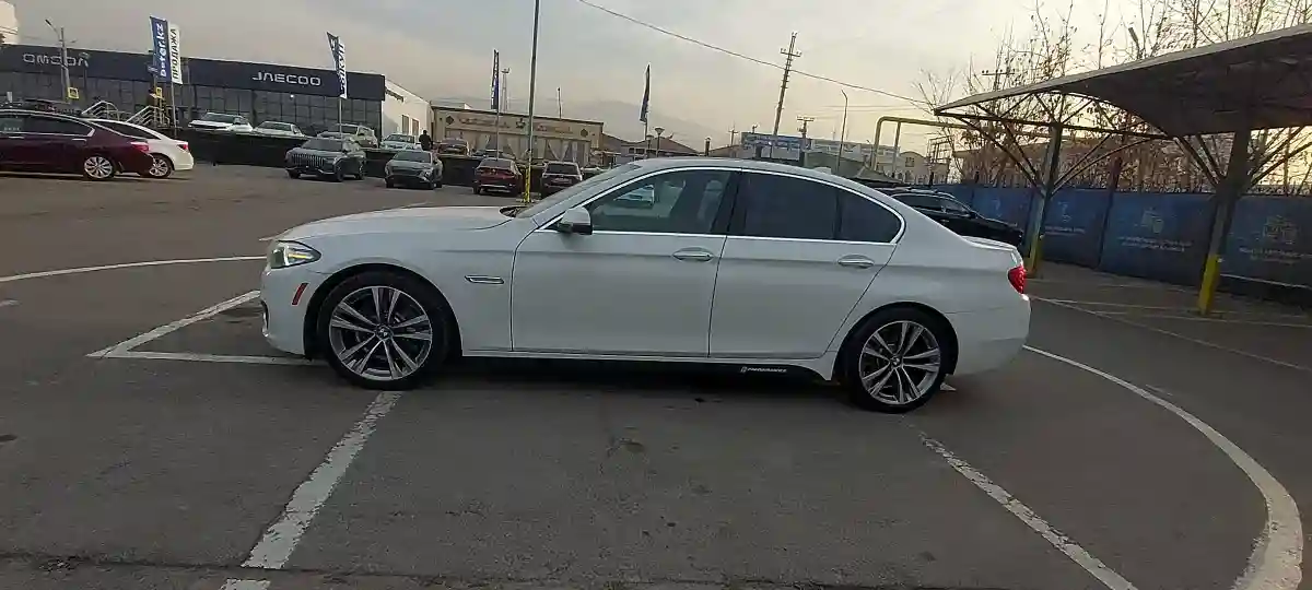 BMW 5 серии 2015 года за 11 000 000 тг. в Алматы