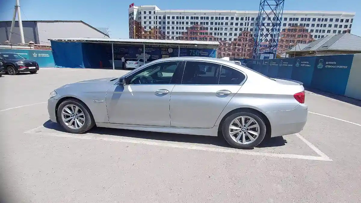 BMW 5 серии 2015 года за 11 000 000 тг. в Шымкент